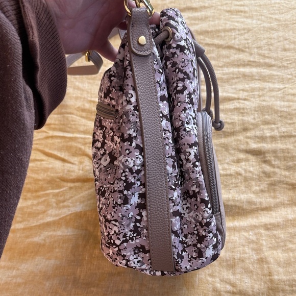 Isaac Mizrahi Floral Drawstring crossbody - Picture 8 of 17